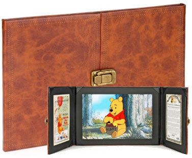 Walt Disney Winnie the Pooh and the Honey Pot (Leather Portfolio)